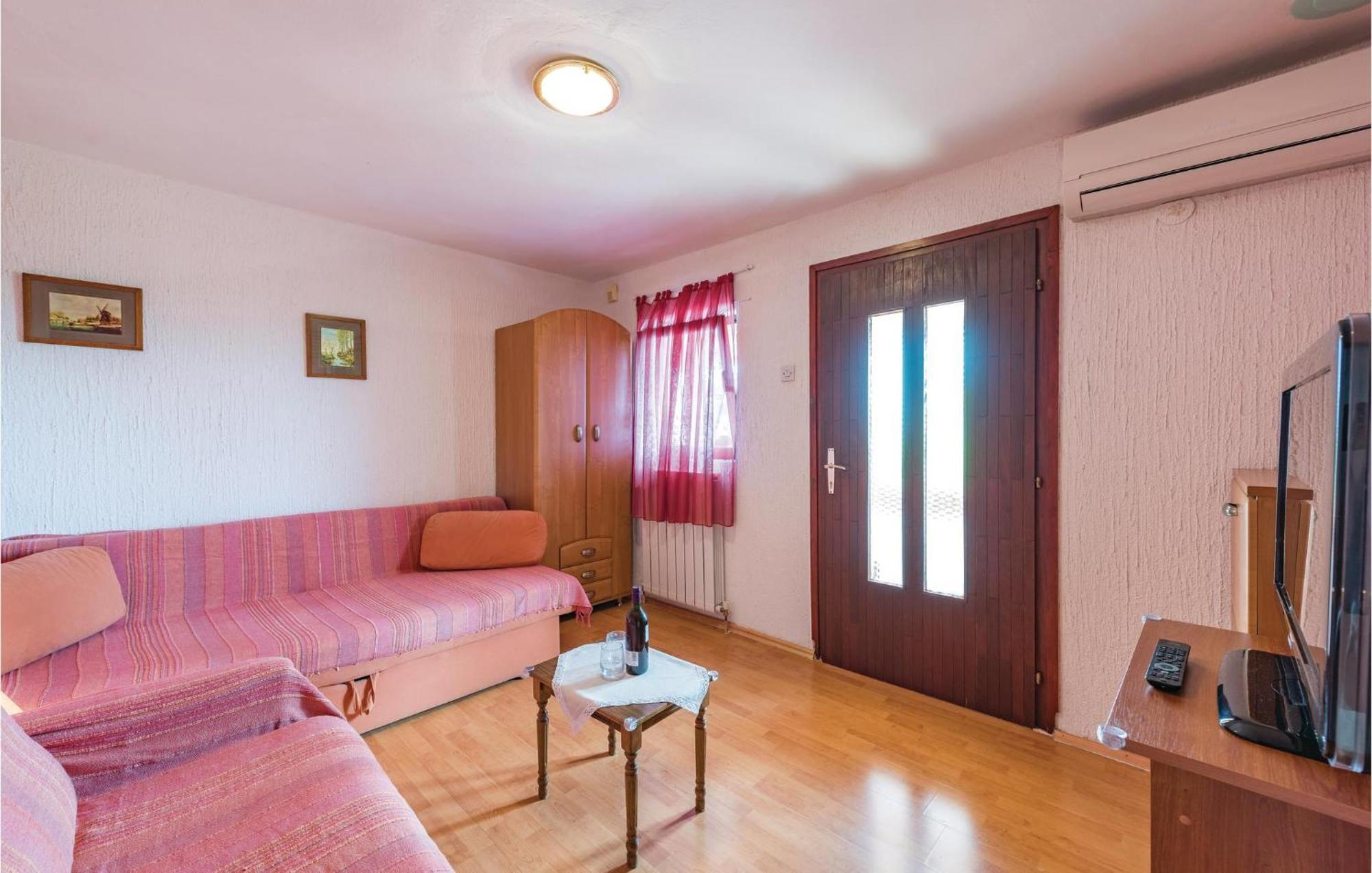 Awesome Home In Porec With House Sea View Екстериор снимка