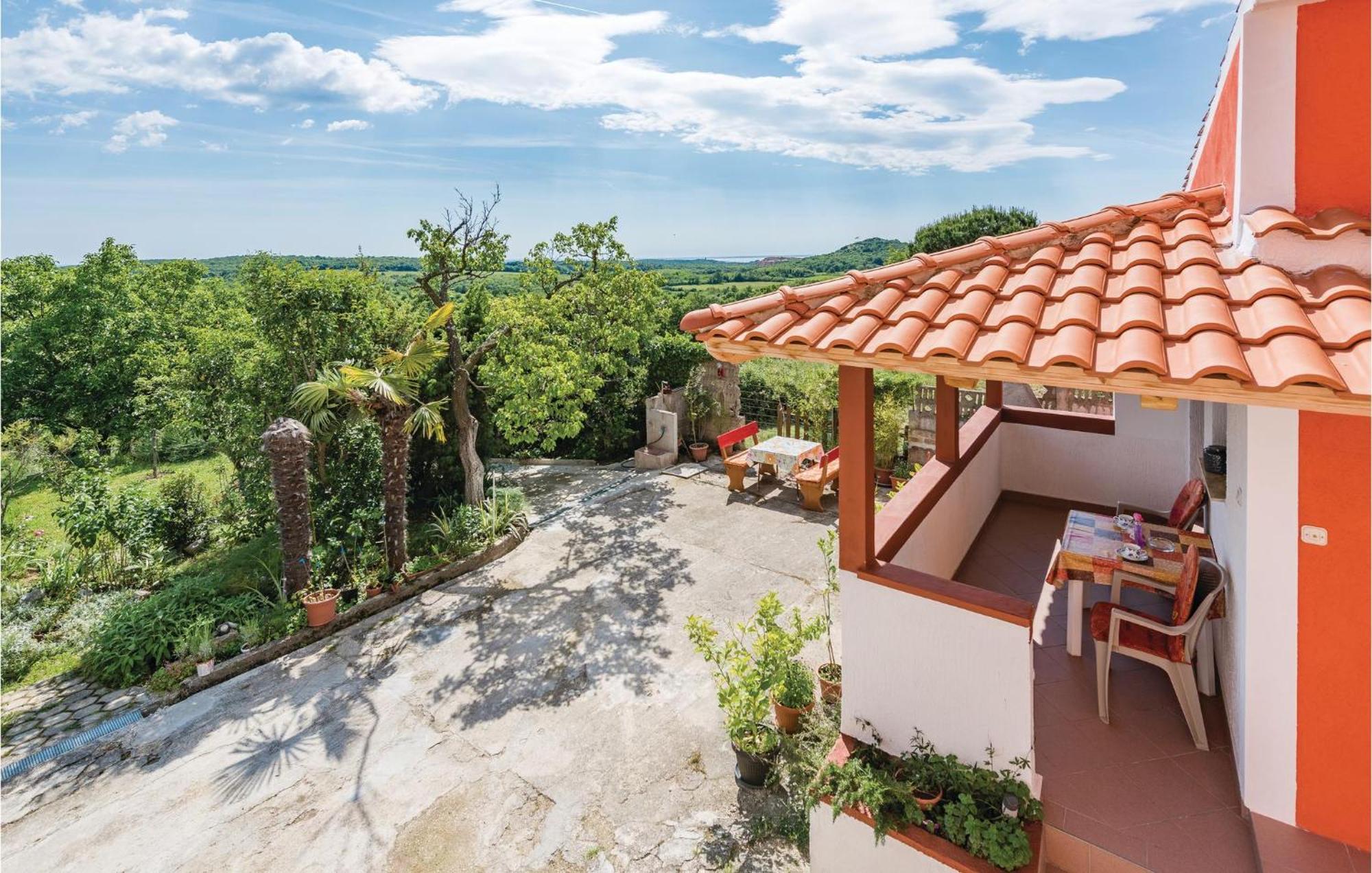 Awesome Home In Porec With House Sea View Екстериор снимка